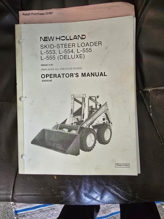 Image of New Holland L555 equipment image 4