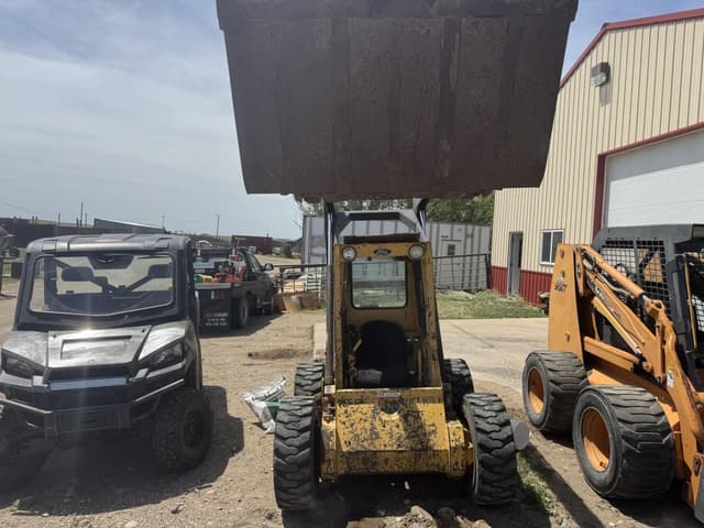 Image of New Holland L555 equipment image 1