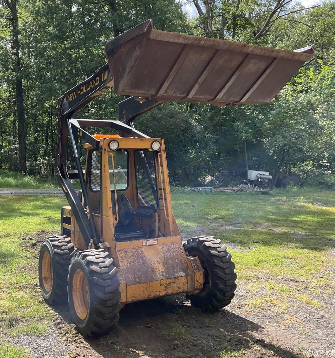 Image of New Holland L555 Primary image
