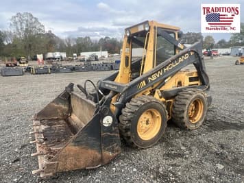 Main image New Holland L555