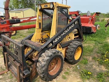 Main image New Holland L555