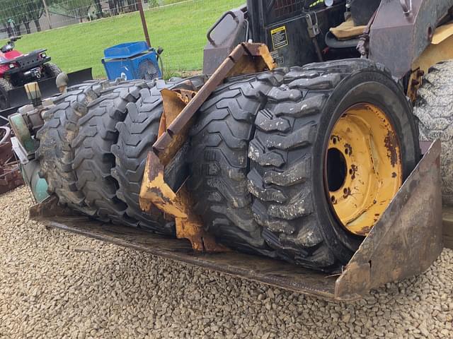 Image of New Holland L565 equipment image 1