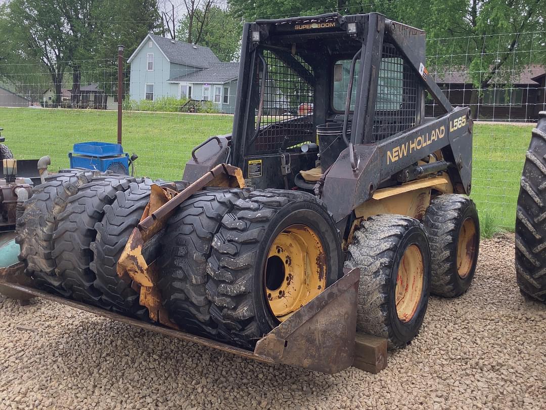 Image of New Holland L565 Primary image