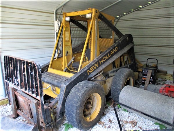 Main image New Holland L775