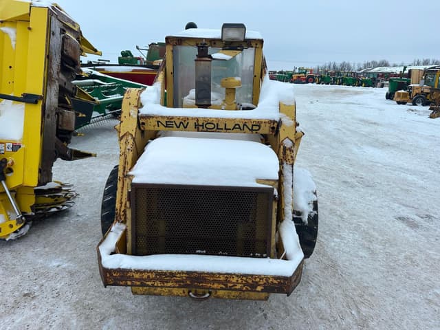Image of New Holland L778 equipment image 4
