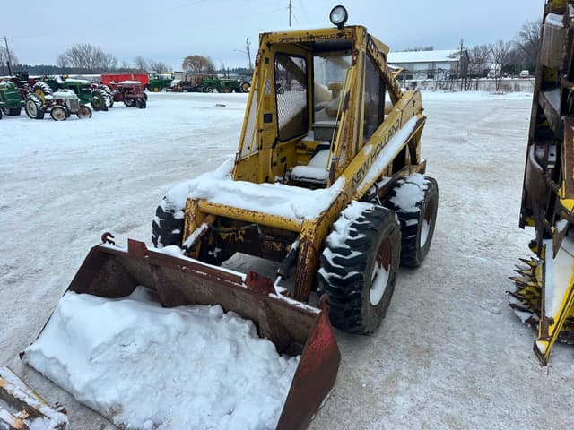 Image of New Holland L778 equipment image 1
