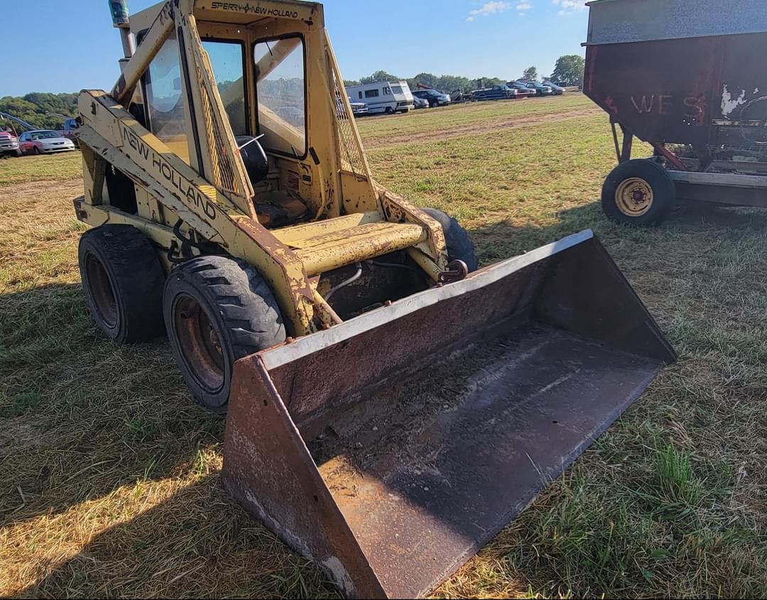 Image of New Holland L779 Image 1