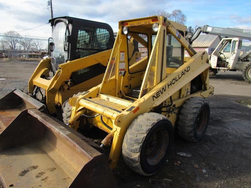 Main image New Holland L779