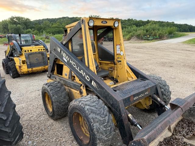 Image of New Holland L783 equipment image 3