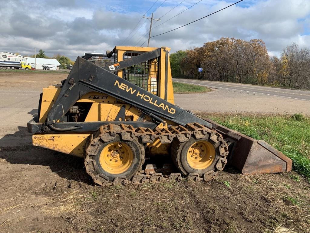 Main image New Holland L785