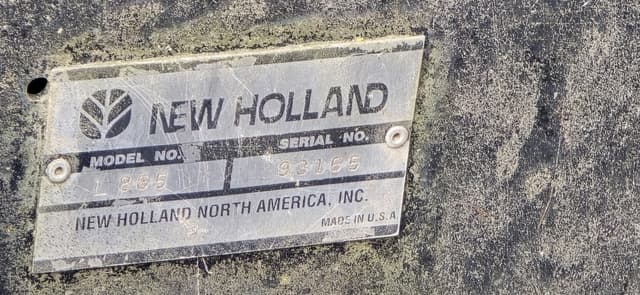 Image of New Holland L865 equipment image 2
