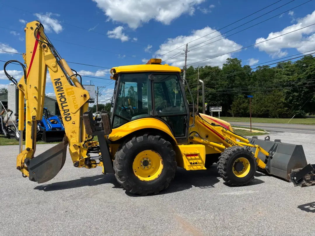 Image of New Holland LB110B Primary image