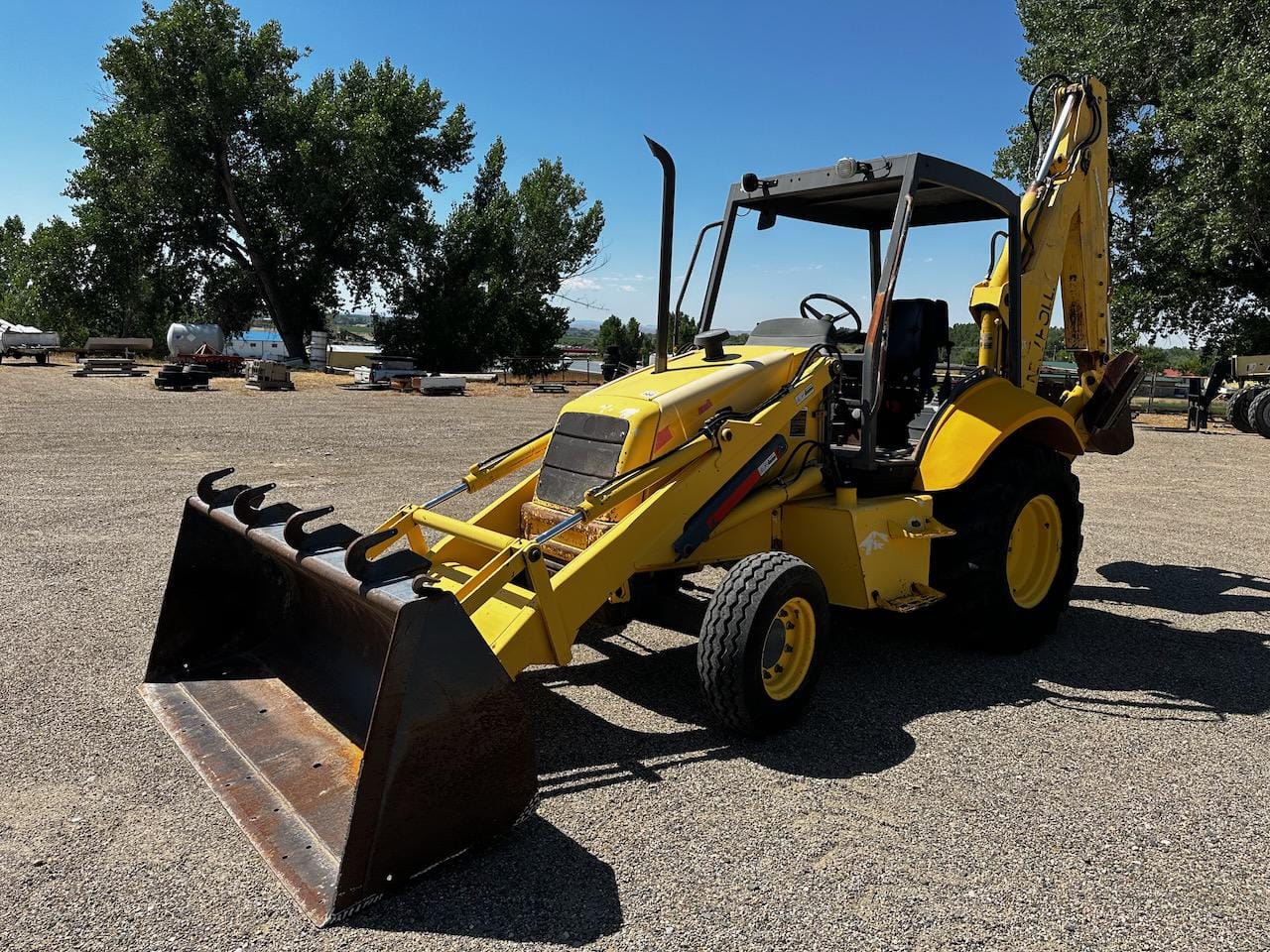 Main image New Holland LB75B