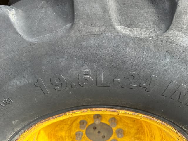 Image of New Holland LB75B equipment image 4