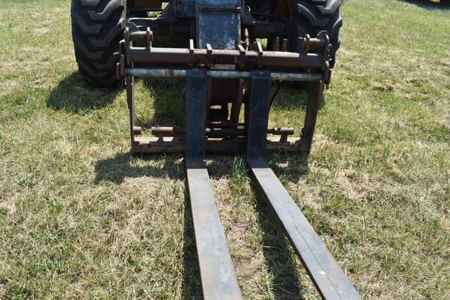 Image of New Holland LM430 equipment image 4