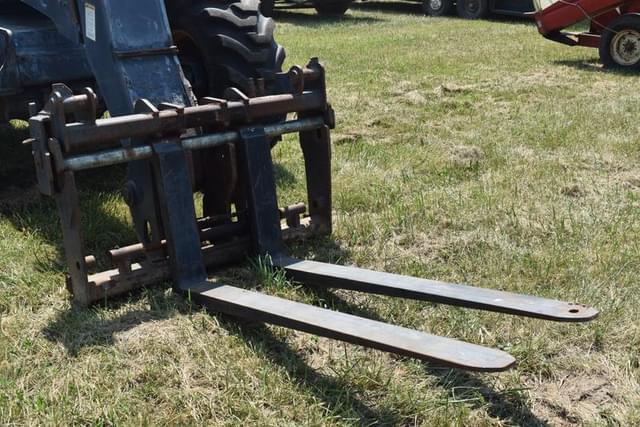 Image of New Holland LM430 equipment image 3