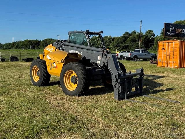 Image of New Holland LM640 equipment image 3