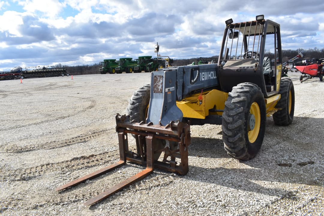 Image of New Holland LM840 Primary image