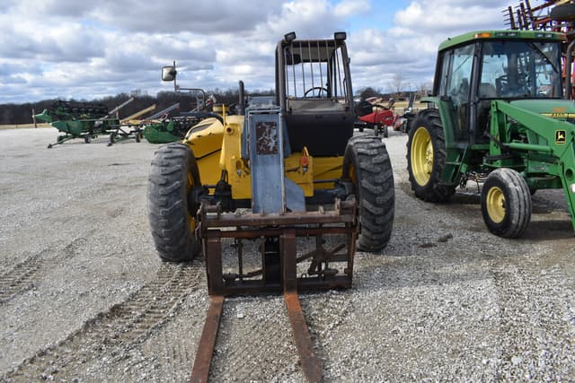 Image of New Holland LM840 equipment image 1