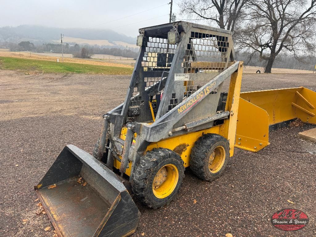 New Holland LS120 Equipment Image0