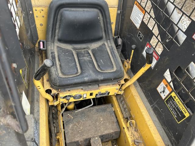 Image of New Holland LS125 equipment image 4