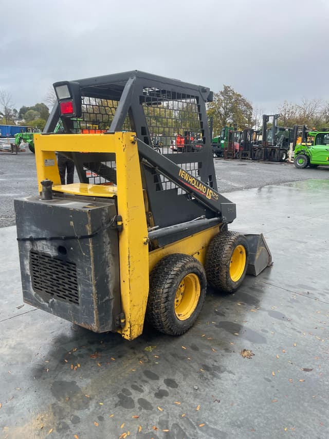 Image of New Holland LS125 equipment image 2