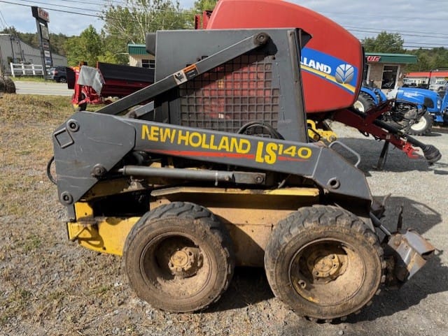 New Holland LS140 Equipment Image0