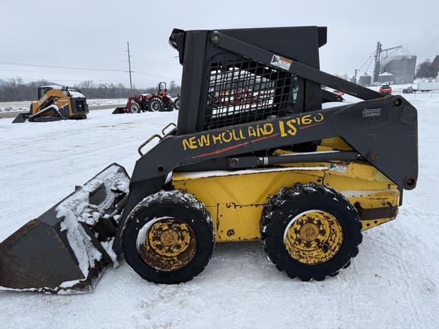 Image of New Holland LS160 equipment image 2
