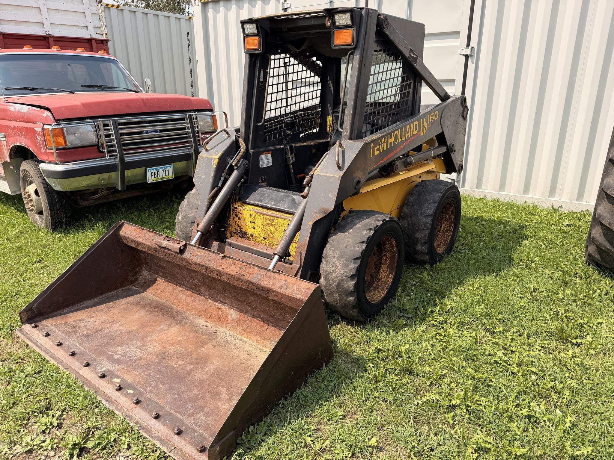 New Holland LS160 Equipment Image0