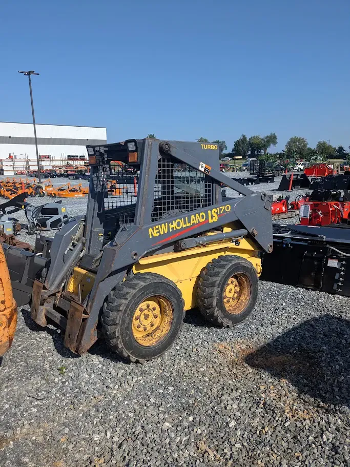 New Holland LS170 Equipment Image0