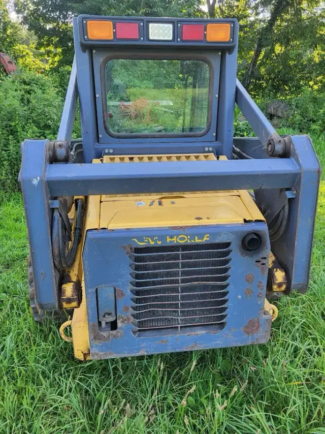 Image of New Holland LS170 equipment image 3