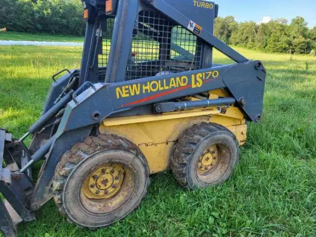Image of New Holland LS170 equipment image 4