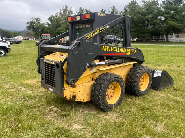 Image of New Holland LS170 equipment image 4
