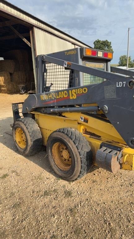 Image of New Holland LS180 equipment image 4