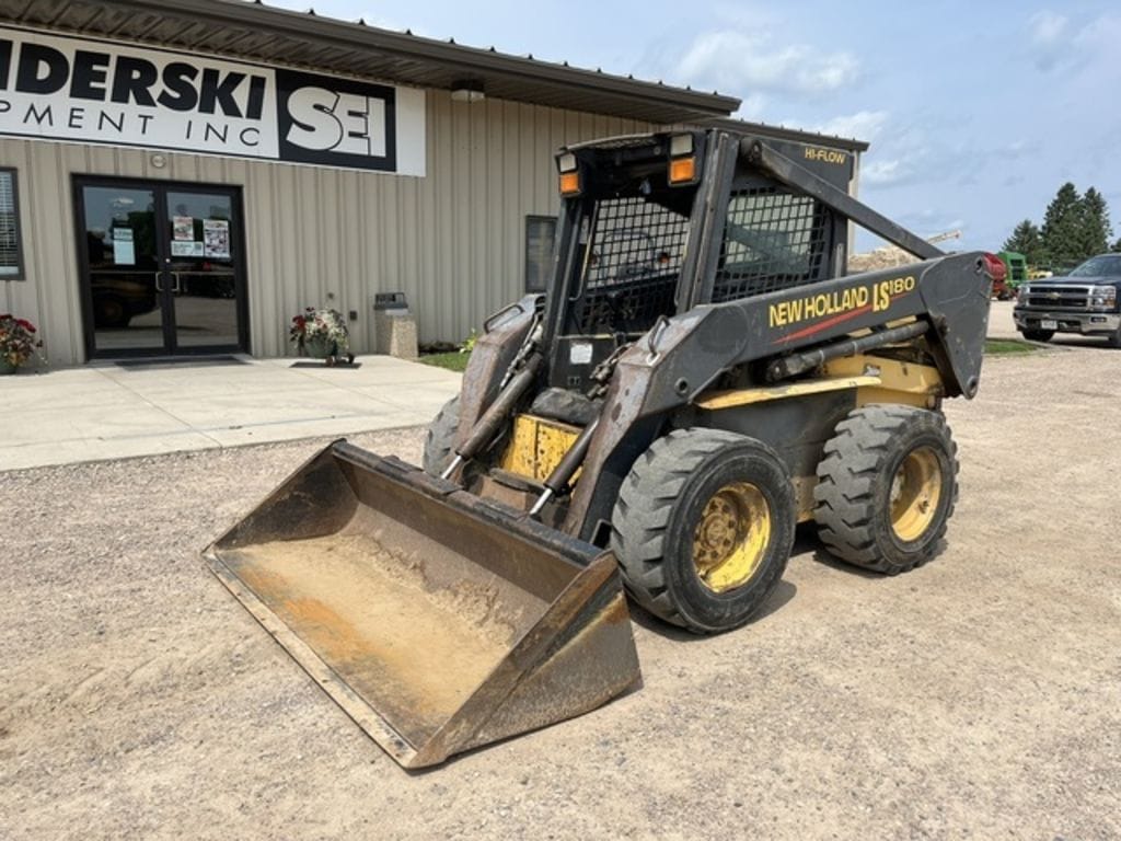 New Holland LS180 Equipment Image0
