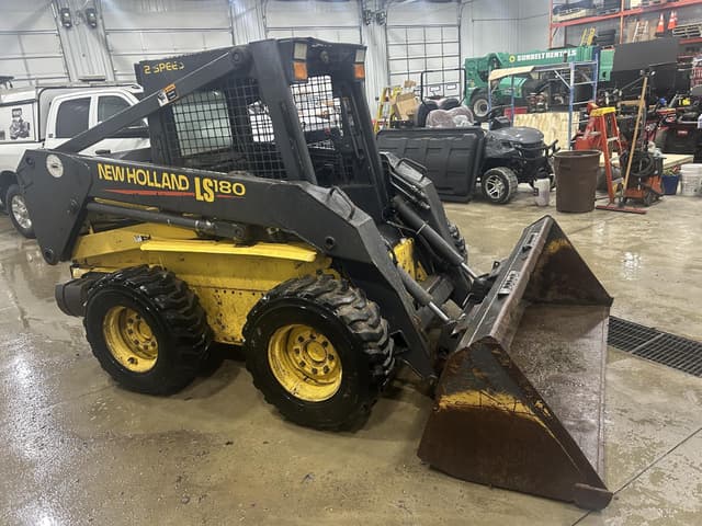Image of New Holland LS180 equipment image 2