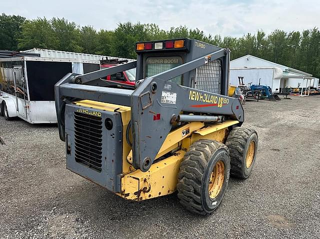 Image of New Holland LS180 equipment image 4