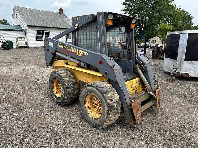 Image of New Holland LS180 equipment image 2