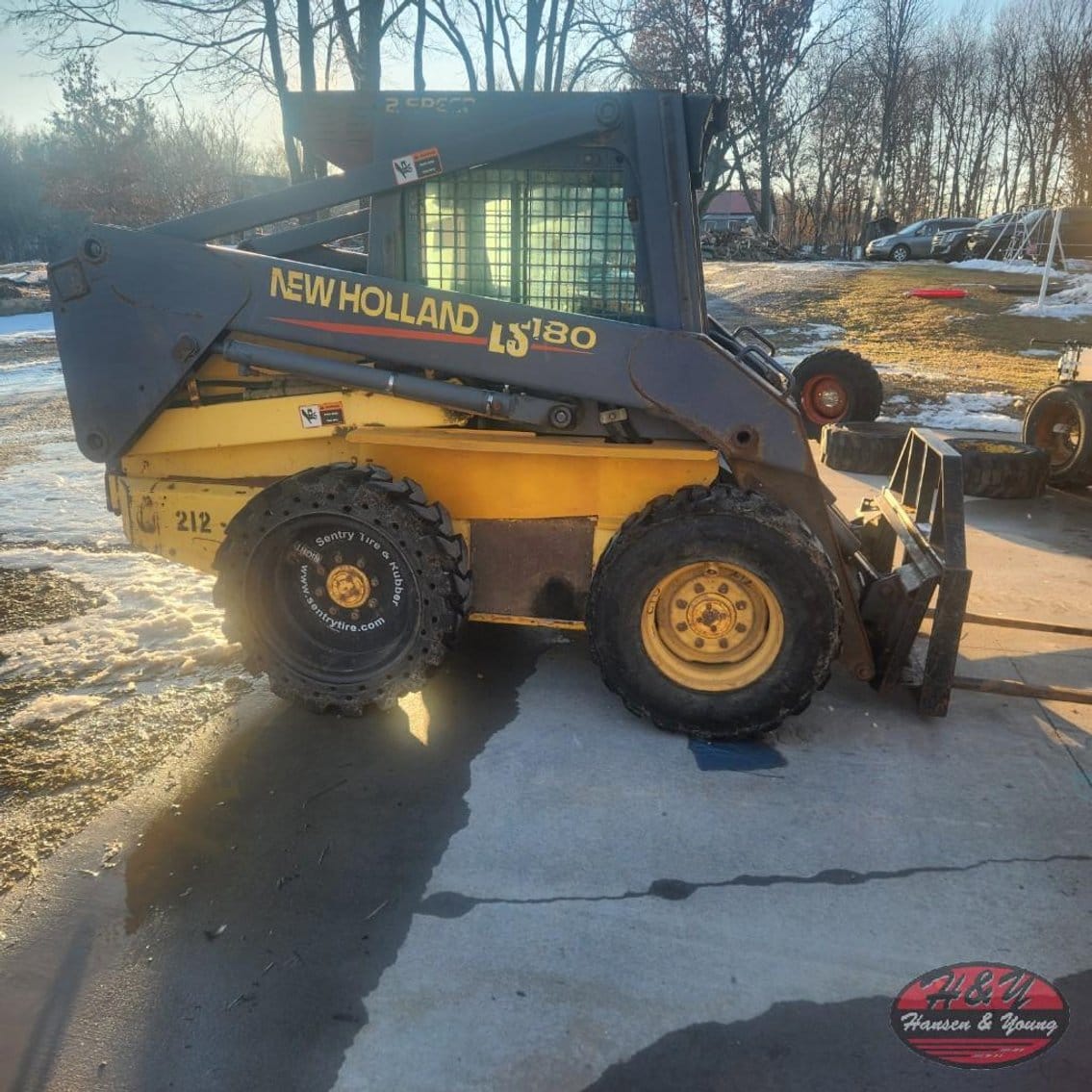 New Holland LS180 Equipment Image0