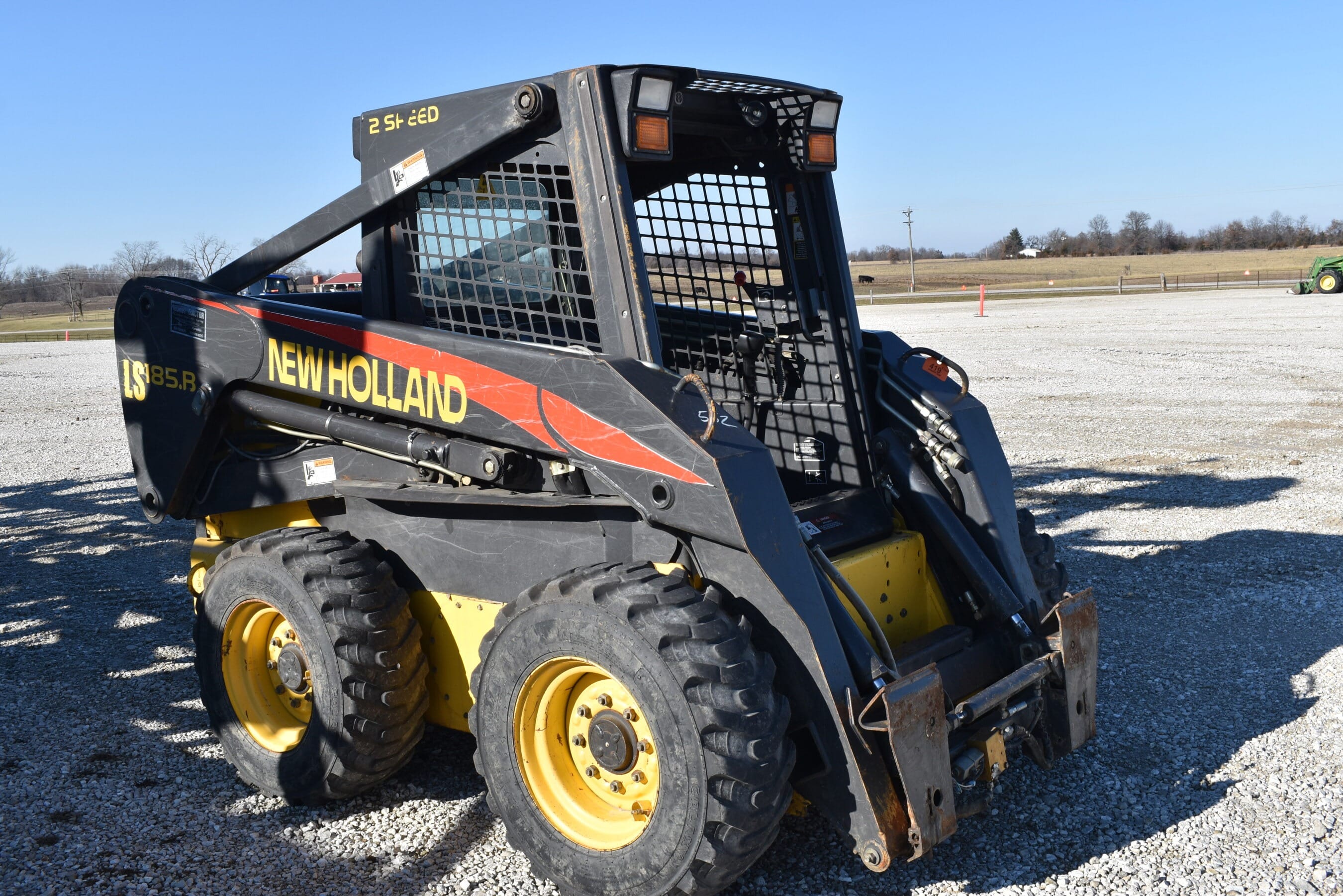 New Holland LS185B Equipment Image0