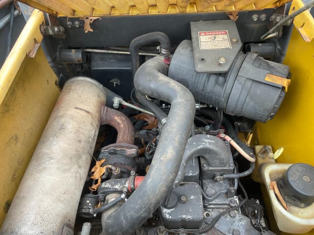 Image of New Holland LS185B equipment image 4