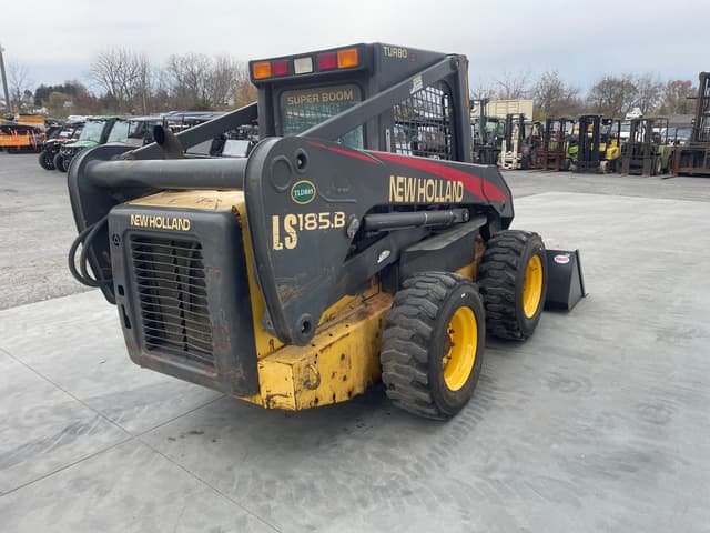 Image of New Holland LS185B equipment image 2