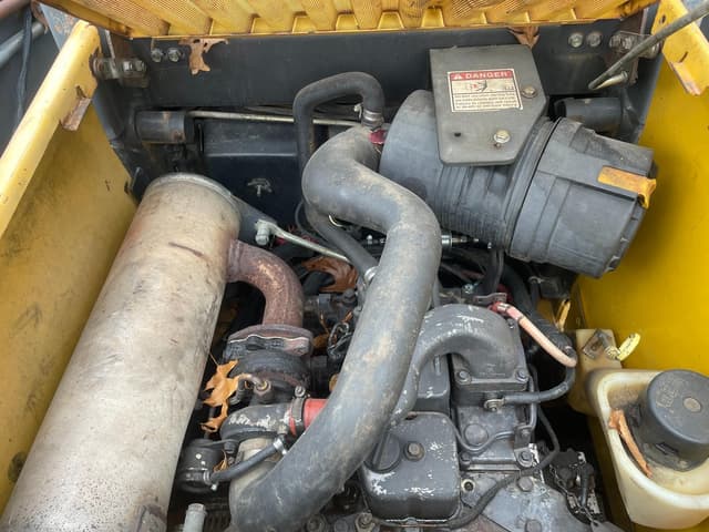 Image of New Holland LS185B equipment image 4