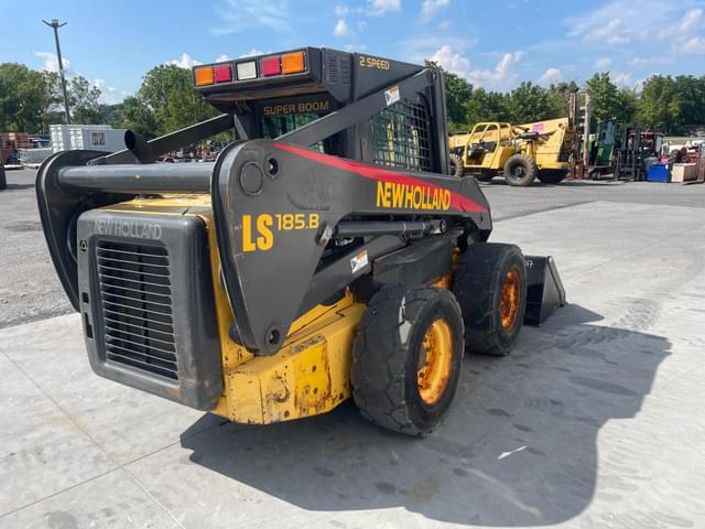 Image of New Holland LS185B equipment image 2