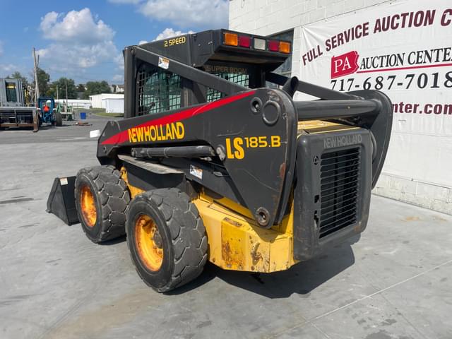 Image of New Holland LS185B equipment image 3