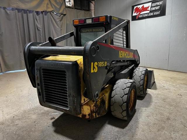 Image of New Holland LS185B equipment image 4