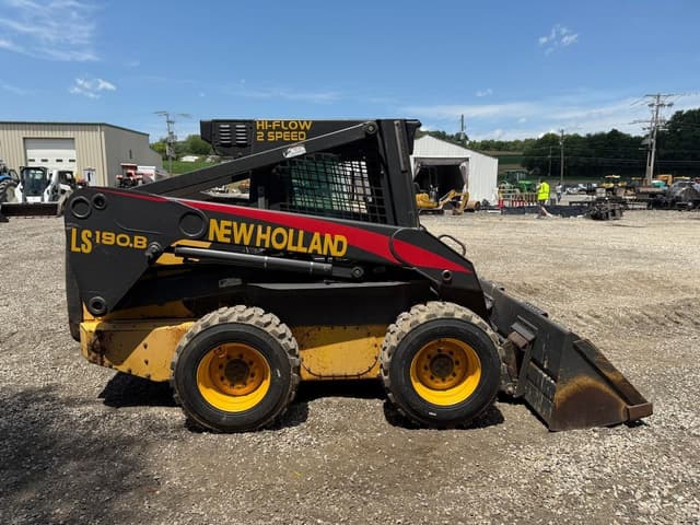 Image of New Holland LS190B equipment image 4