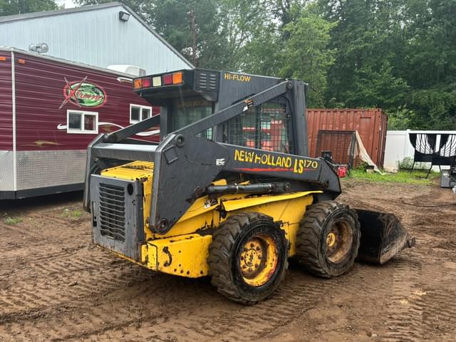 Image of New Holland LS170 equipment image 2