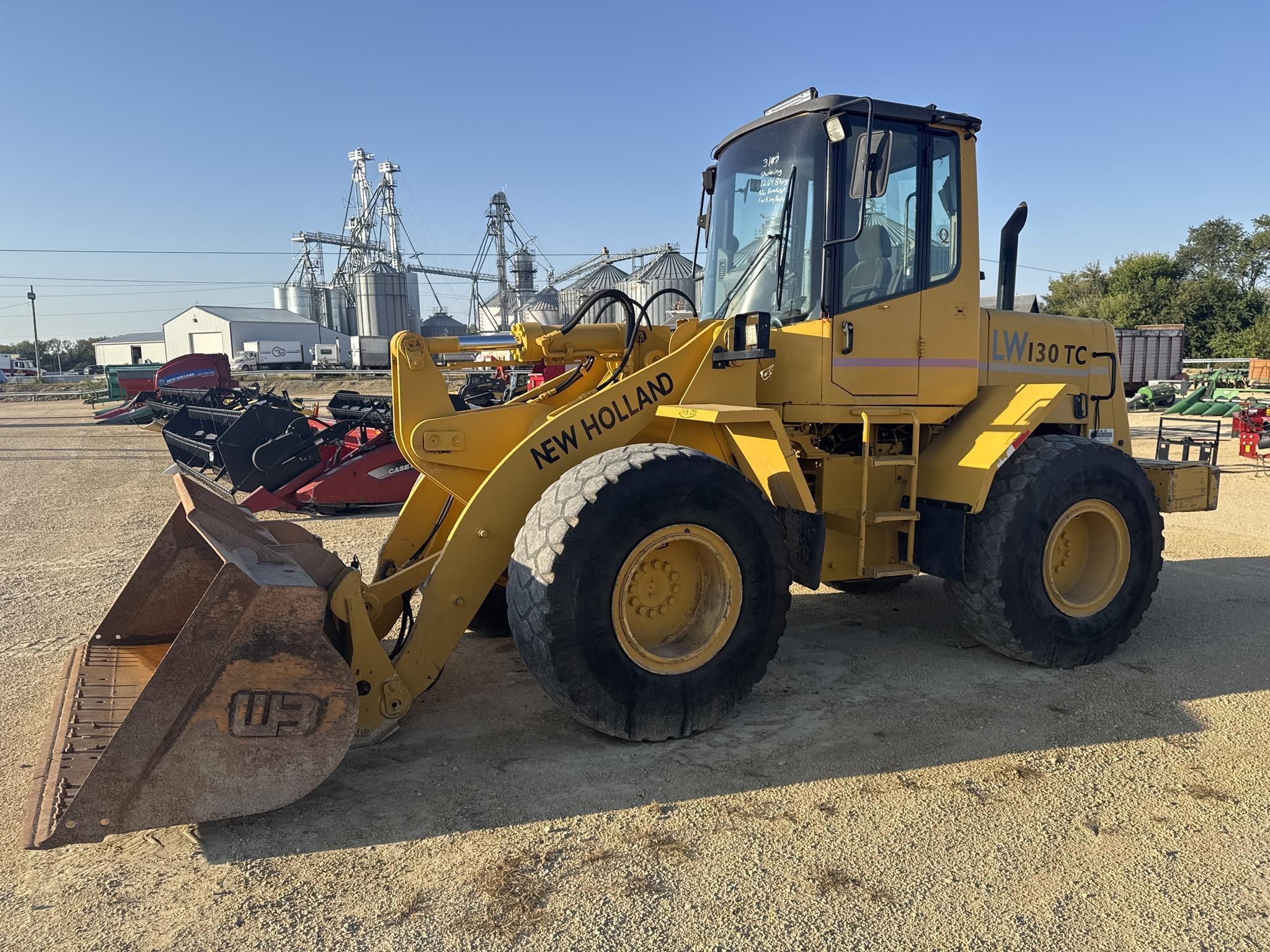 New Holland LW130 Equipment Image0