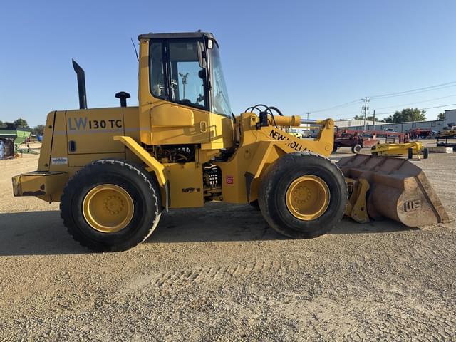 Image of New Holland LW130 equipment image 3